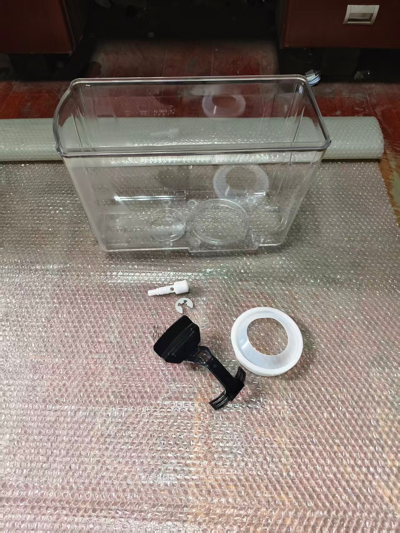 18L Replacement Beverage Tank Parts Kit, Clear Container with Mixing Paddle, Outlet Seal and Retaining Hardware, Compatible with FSKEKU 36L Cold Drink Dispenser B0FFN9YWS9